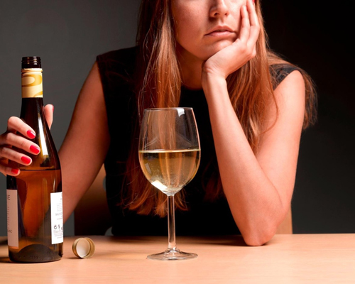 Анонимное лечение женского алкоголизма в Нее
